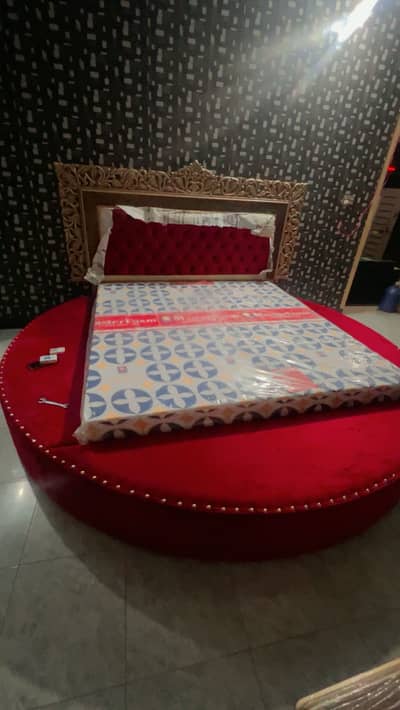 Rround bed