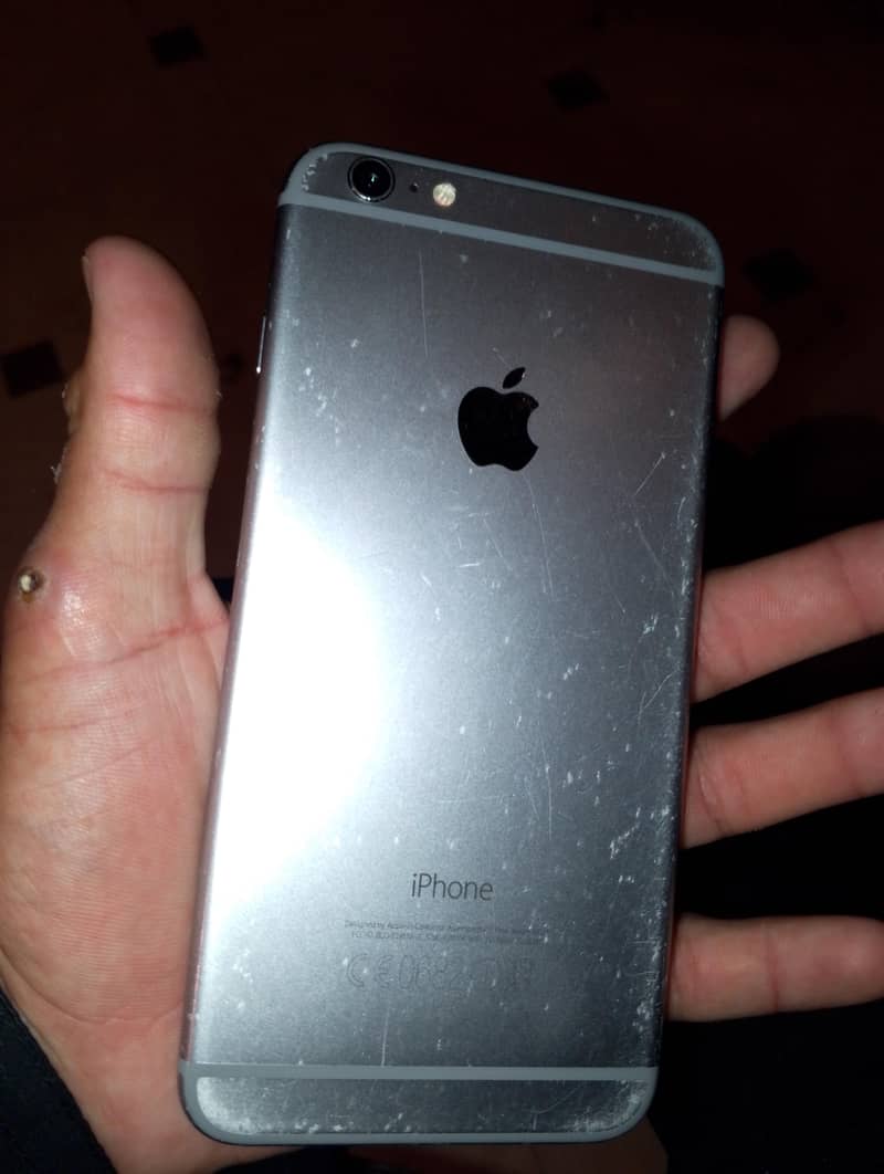 Apple iPhone 6 Plus 0
