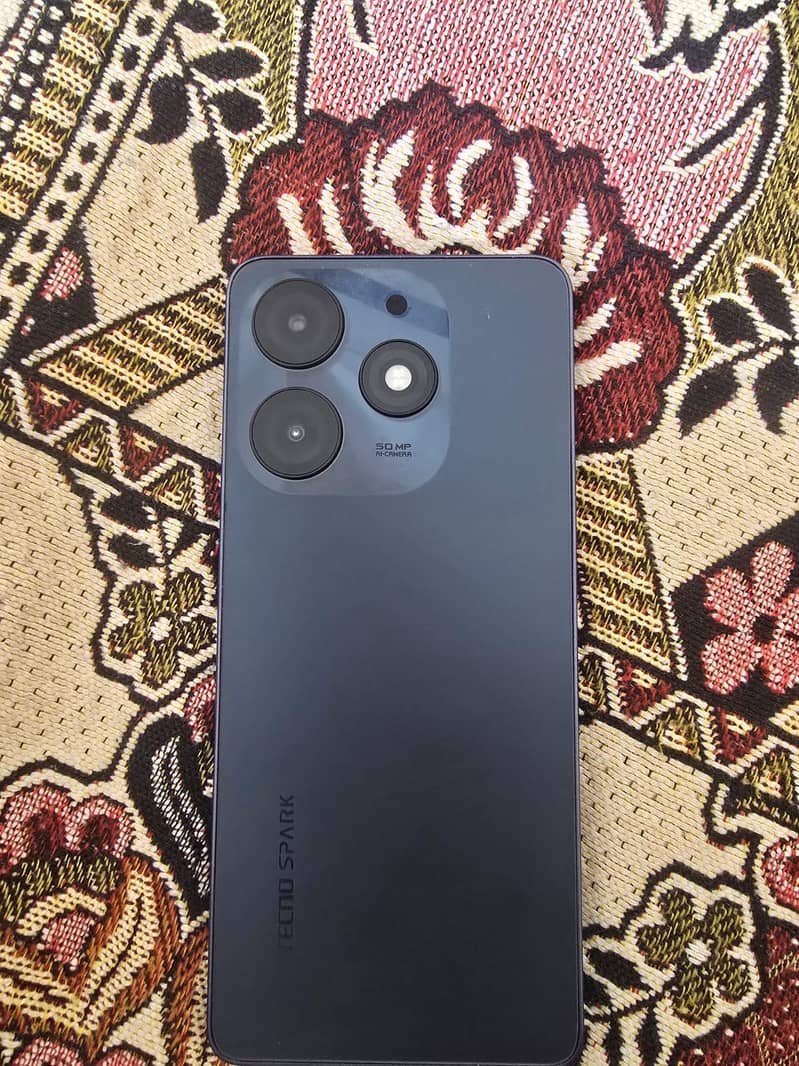 Tecno Spark 10 Pro 8