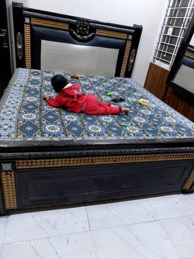 king bed size