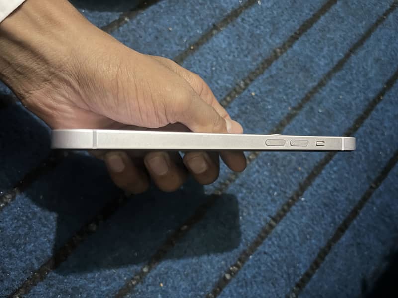 Apple iPhone 14 plus 4