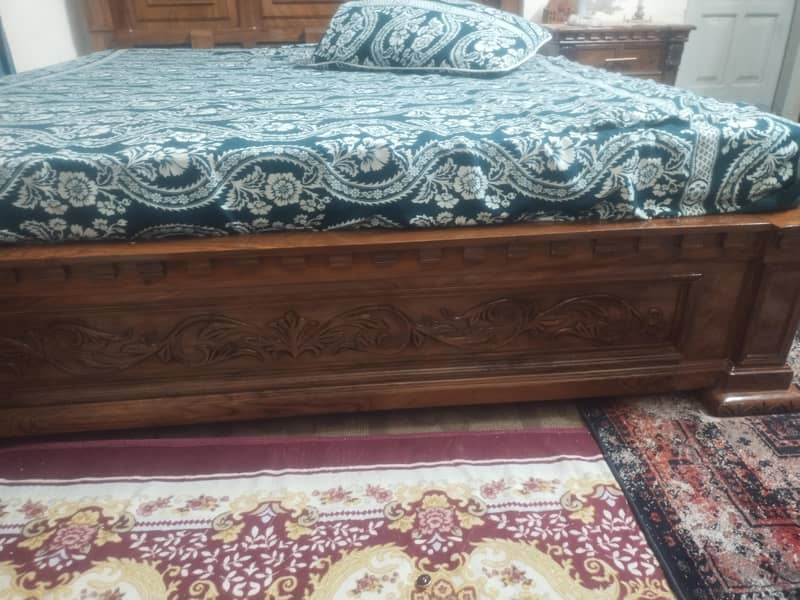 bed dressing side tabes 0