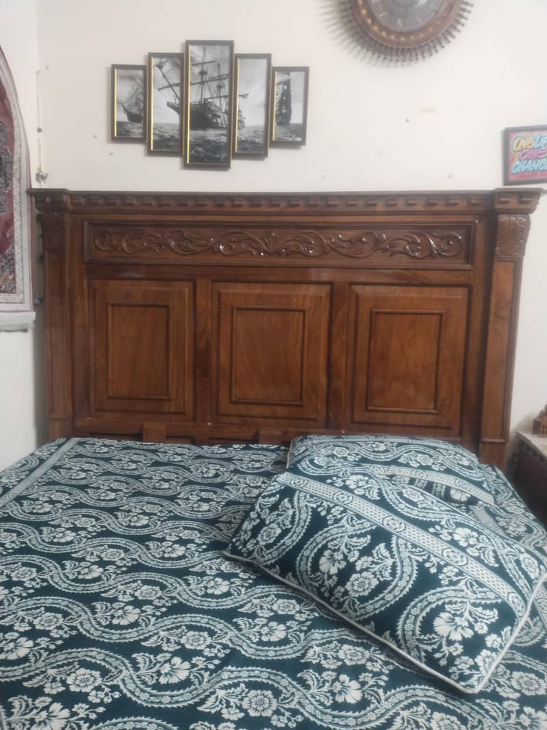 bed dressing side tabes 1