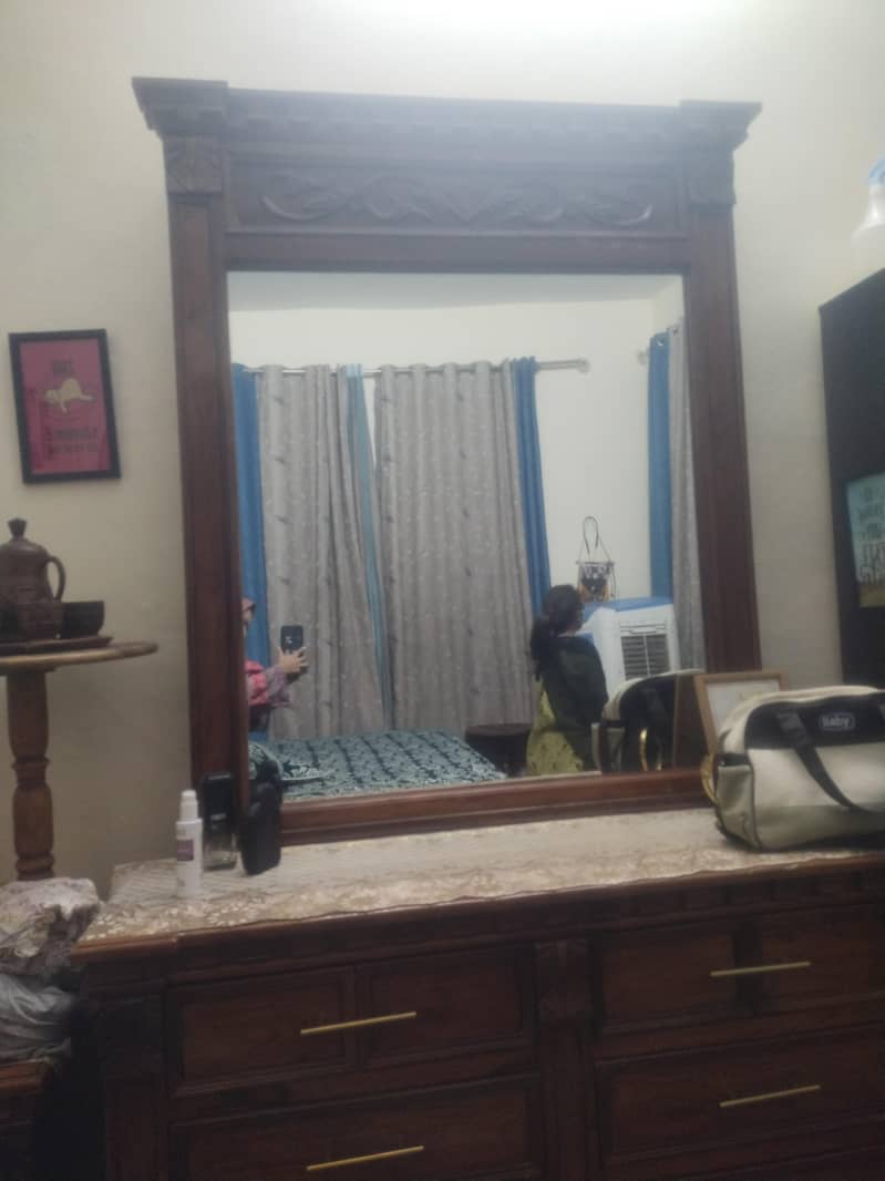 bed dressing side tabes 3