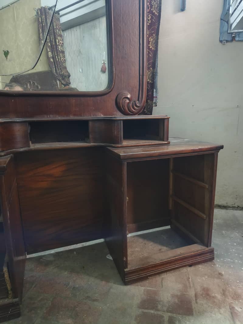 dressing table 2
