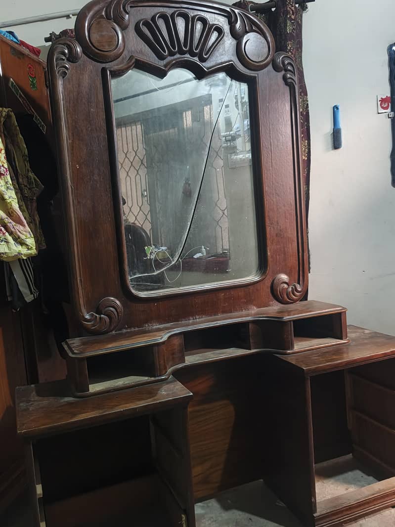 dressing table 3