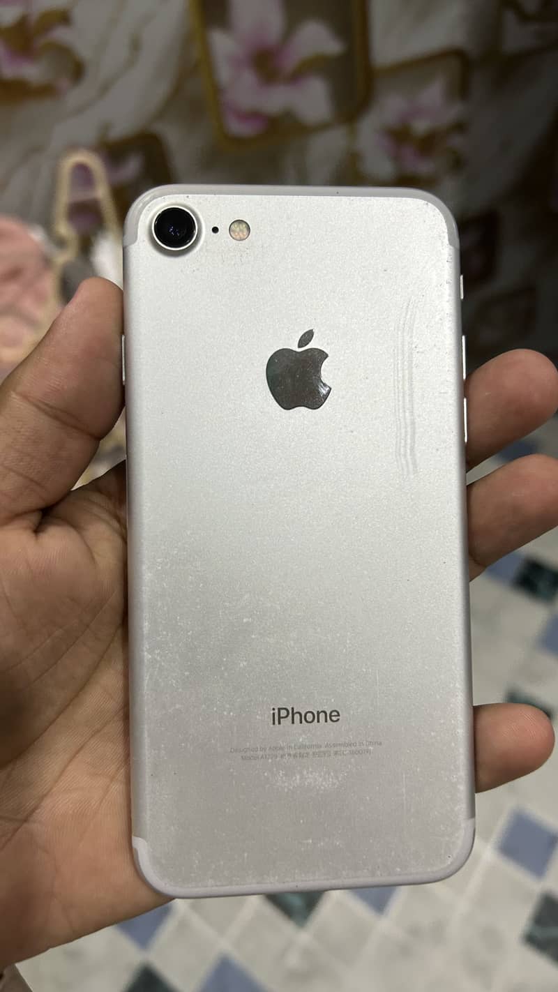 Apple iPhone 7 1
