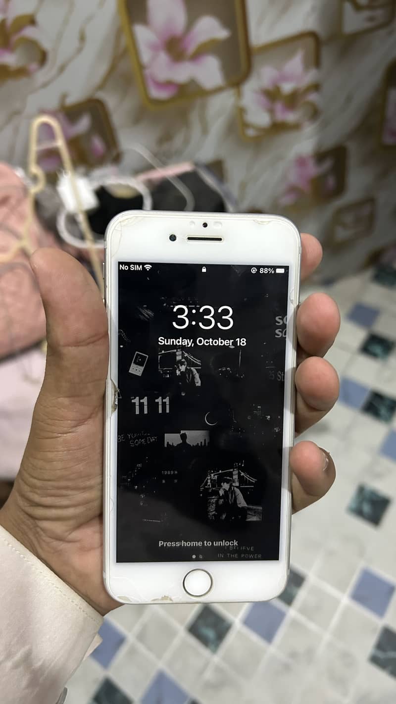 Apple iPhone 7 3