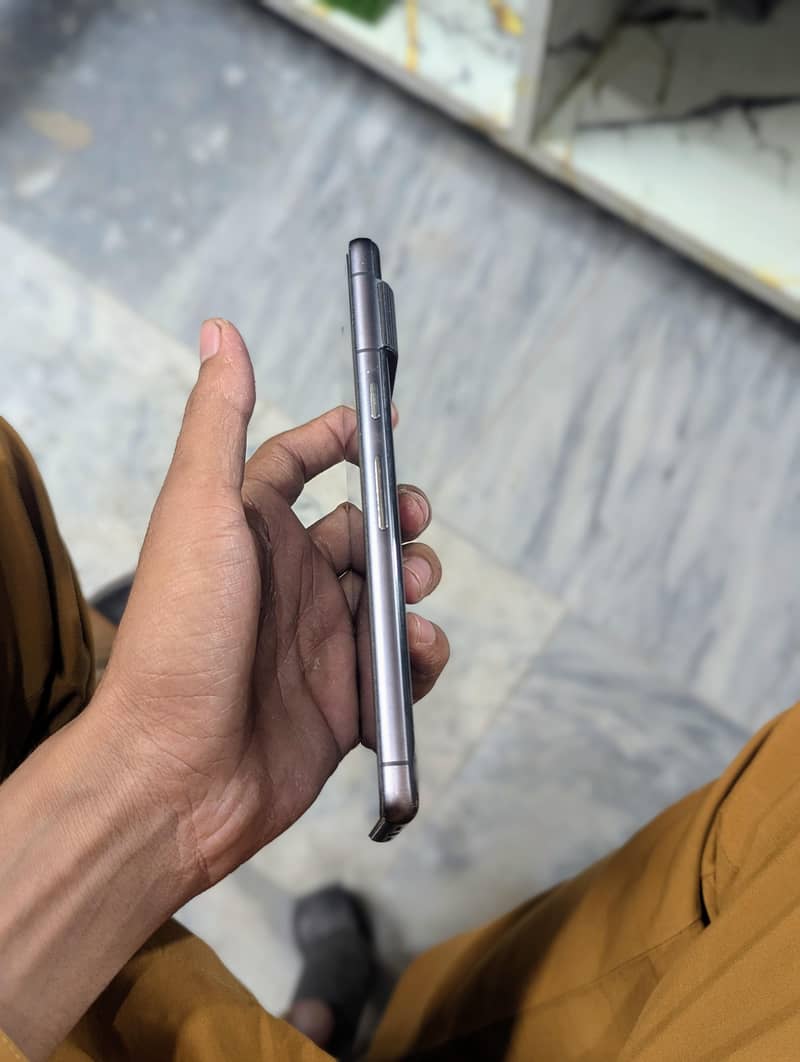 Google Pixel 7 4