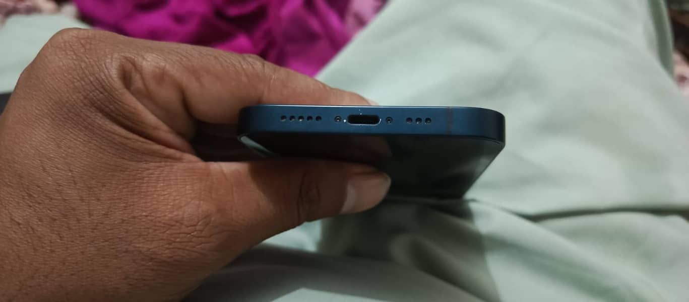 Apple iPhone 14 3