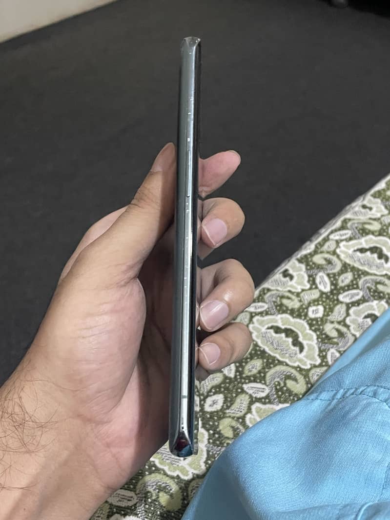 One Plus 9 Pro 6