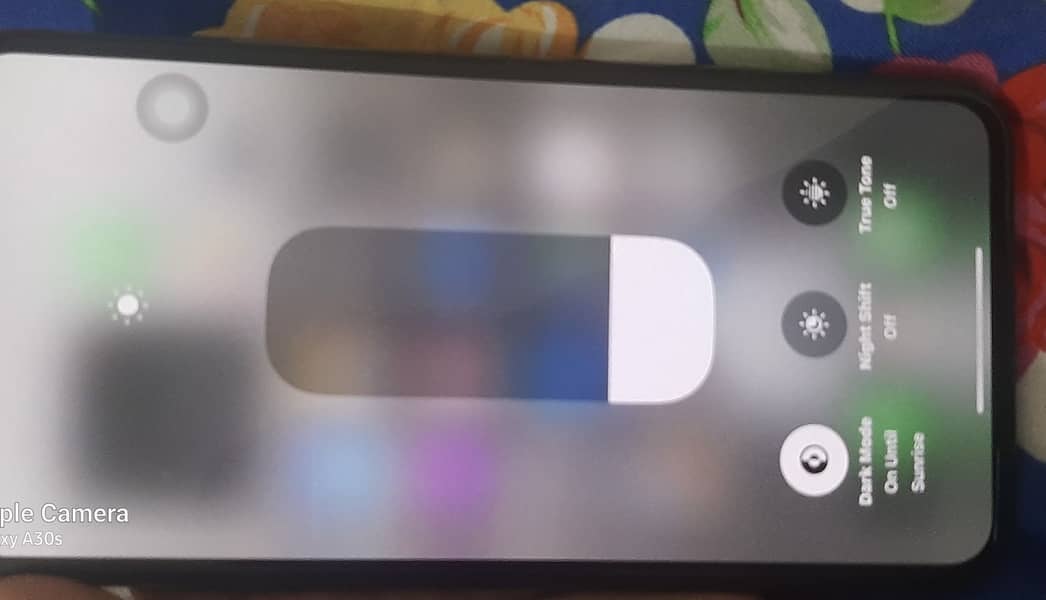 Apple iPhone XS Max 4