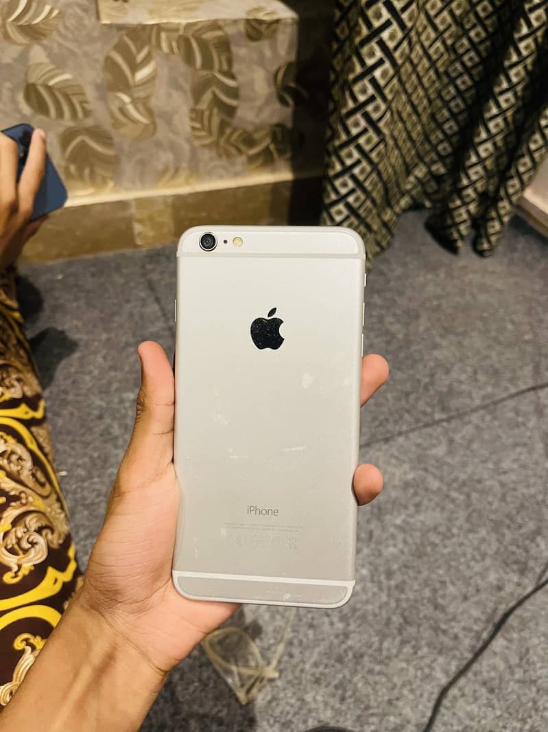 Apple iPhone 6 Plus 0