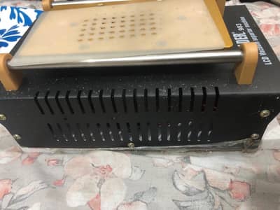 Spreeder for separating panel to board