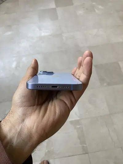Apple iPhone 14 4