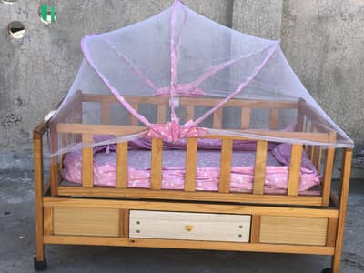 baby cot + swing