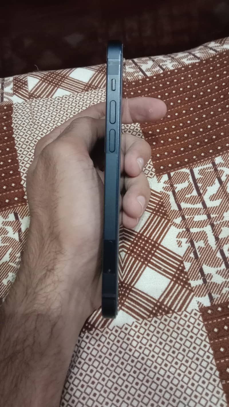 Apple iPhone 12 1