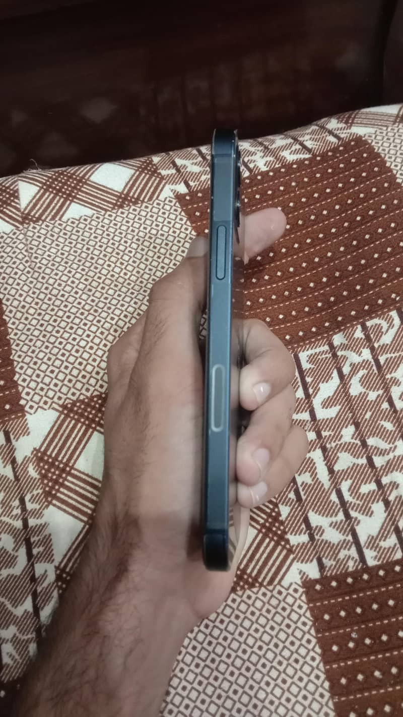 Apple iPhone 12 3