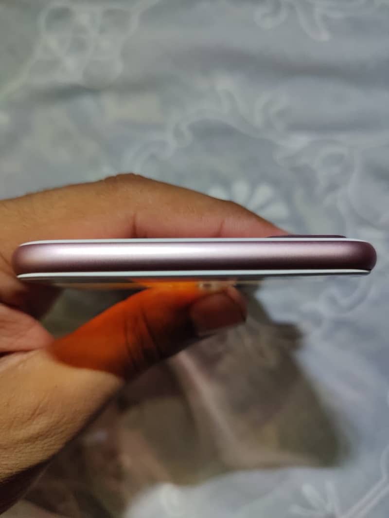 Apple iPhone 7 Plus 1