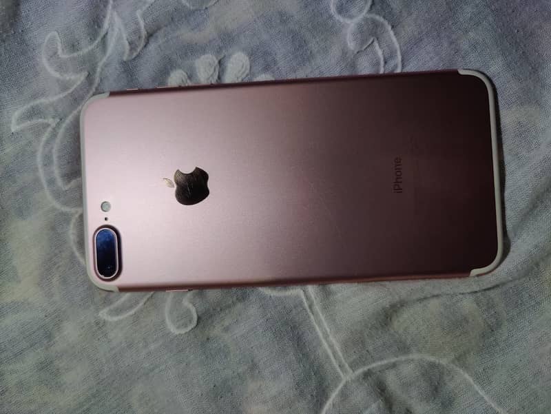 Apple iPhone 7 Plus 2