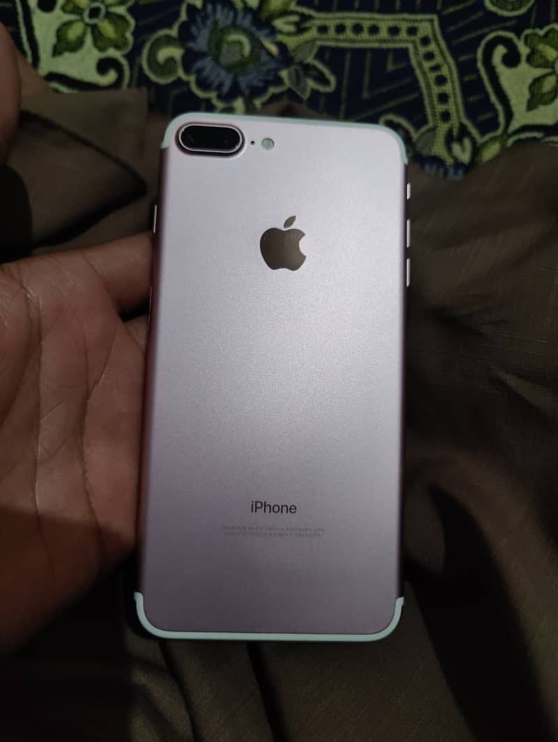 Apple iPhone 7 Plus 4