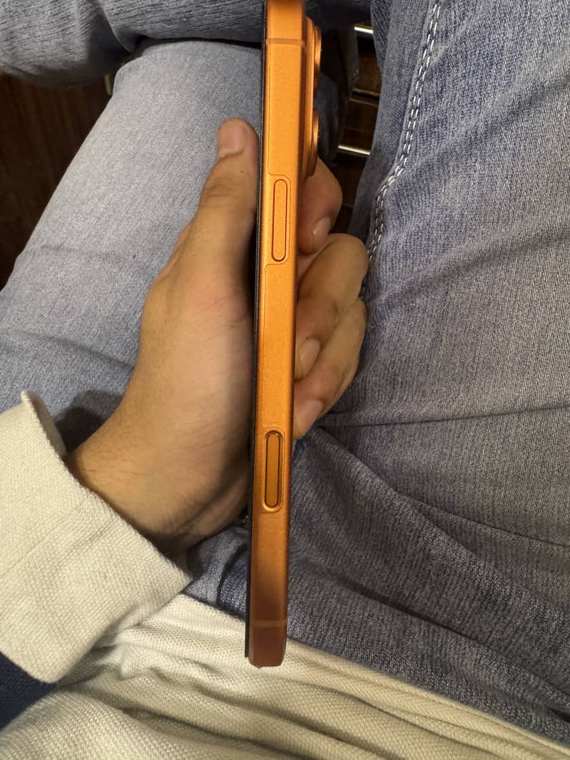 Apple iPhone 17 Pro Max 2