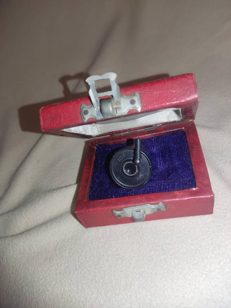 MICROSCOPE 1