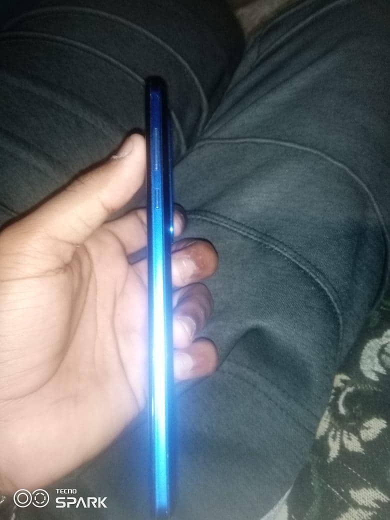 Sharp Aquos R5 2