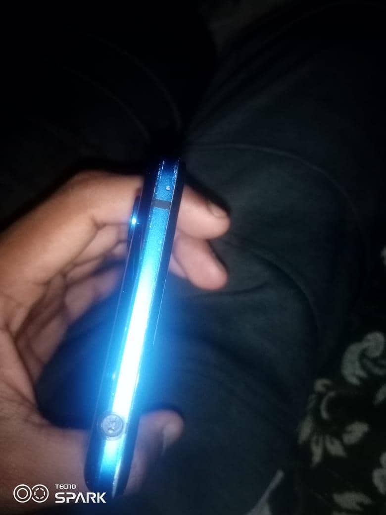 Sharp Aquos R5 6
