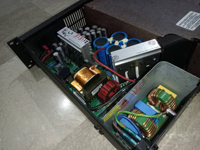 QSC power amplifier 4