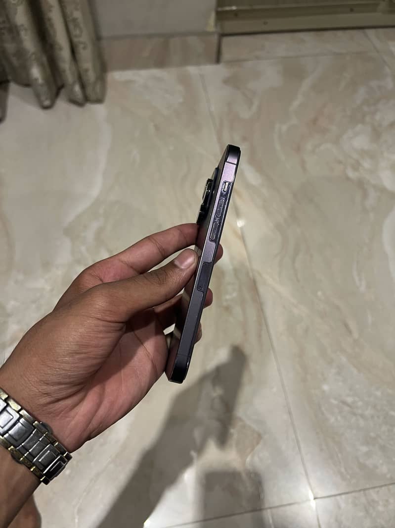 Apple iPhone 14 Pro 1