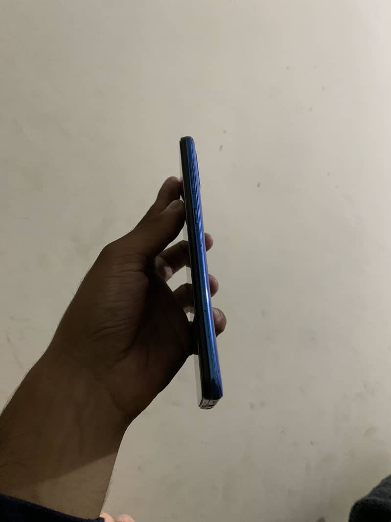 Samsung Mobile A50 1