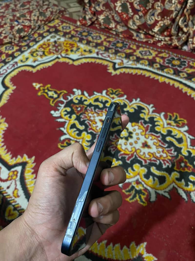 Apple iPhone 12 2