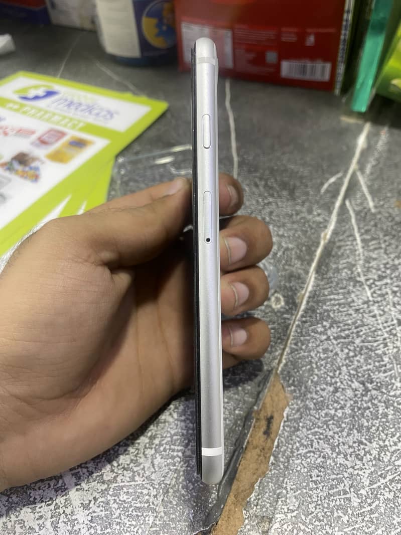 Apple iPhone SE 3
