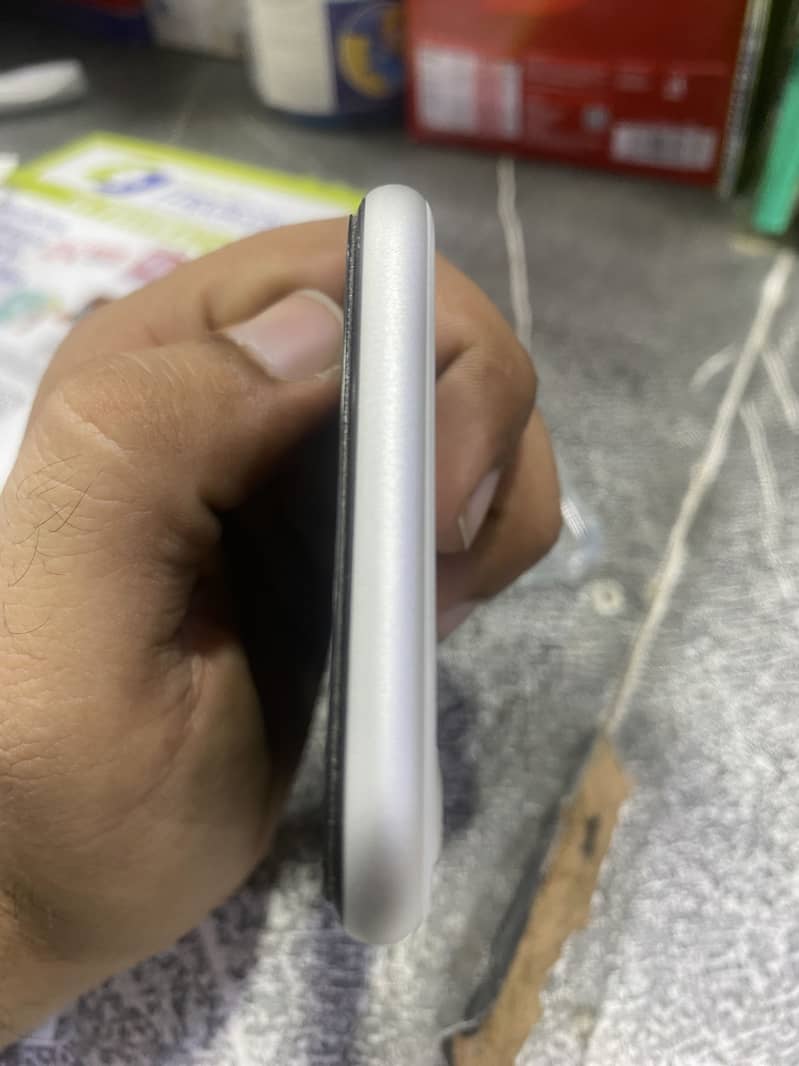 Apple iPhone SE 4