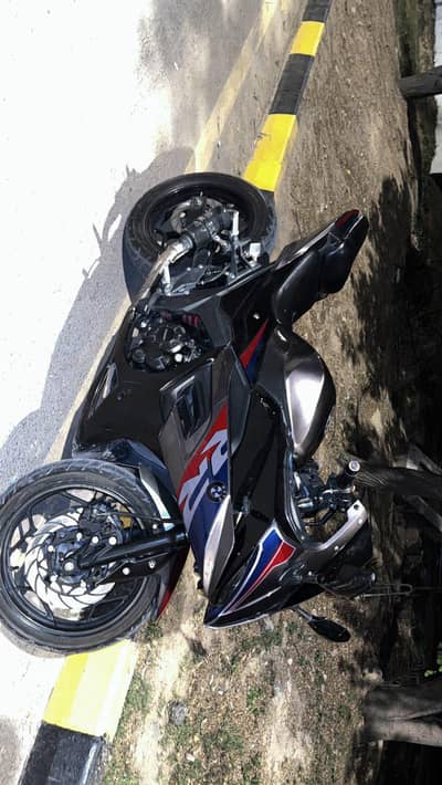 BMW 1000RR (replica 250cc)
