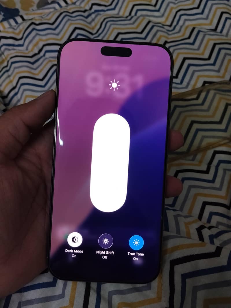 Apple iPhone 16 Pro Max 0