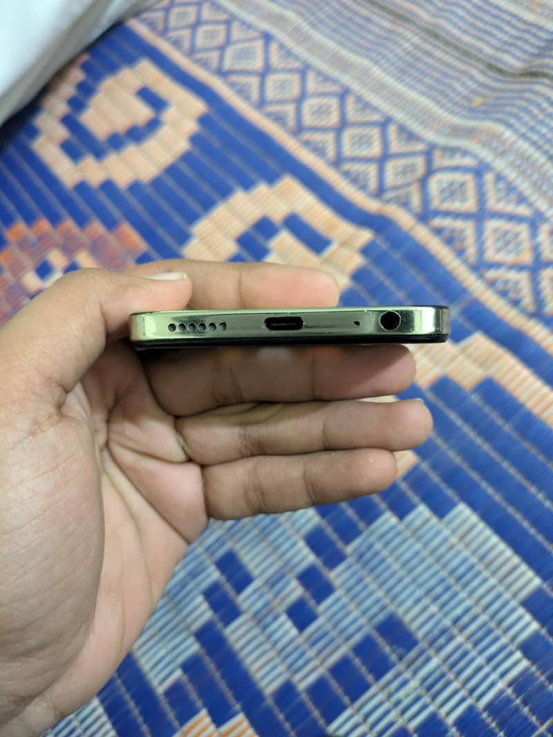 Tecno Spark 20 4