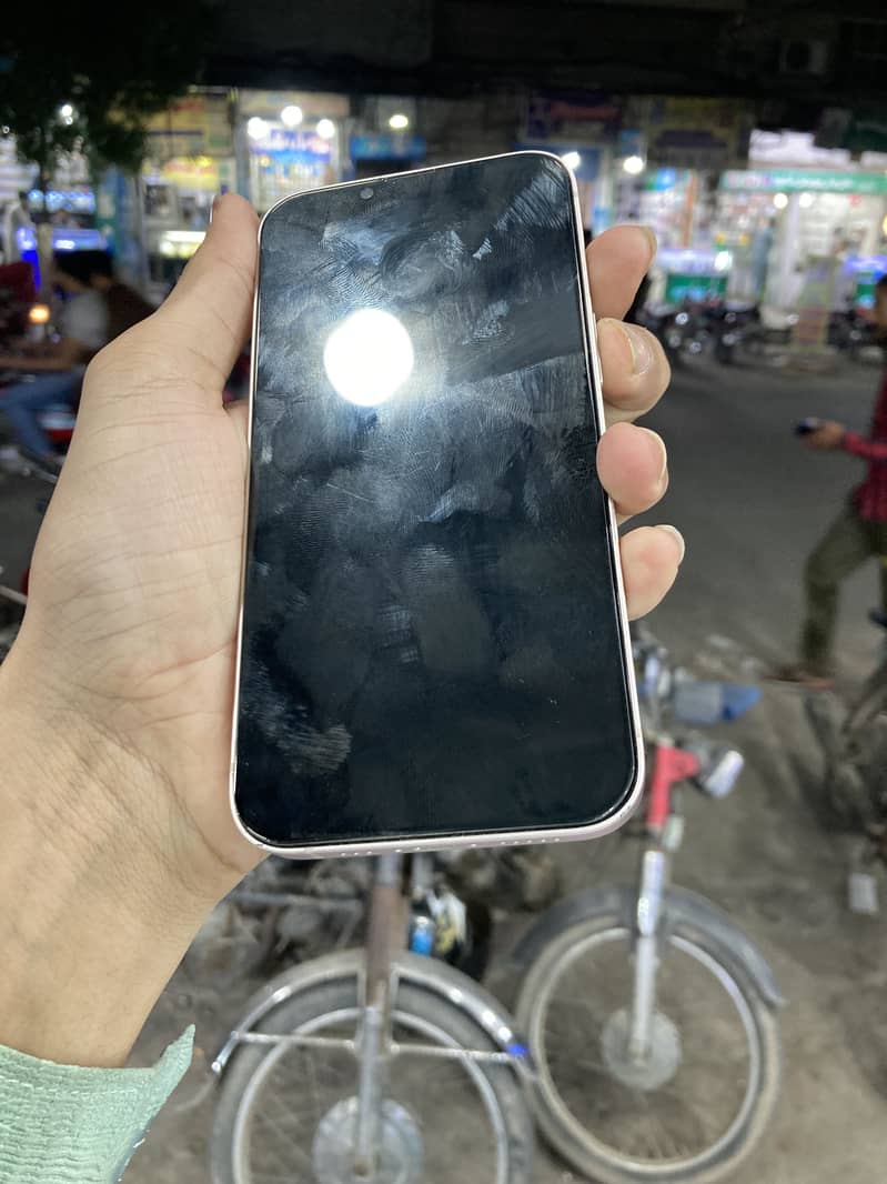 Apple iPhone 13 1