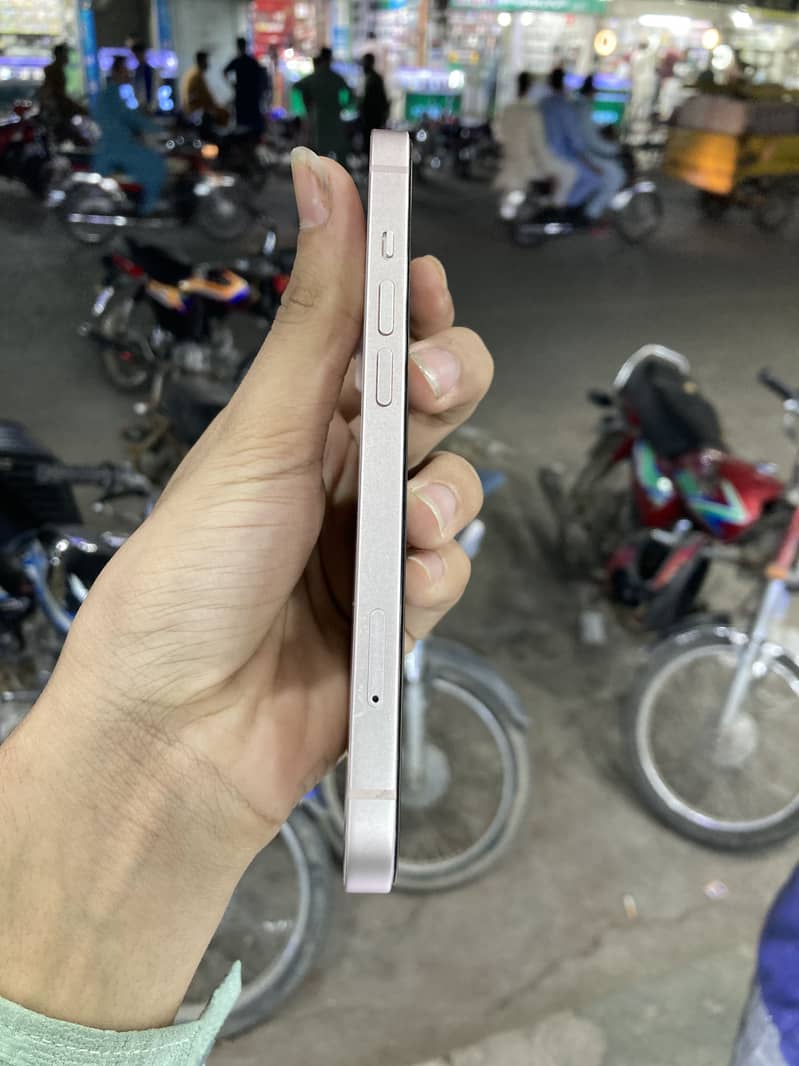 Apple iPhone 13 3