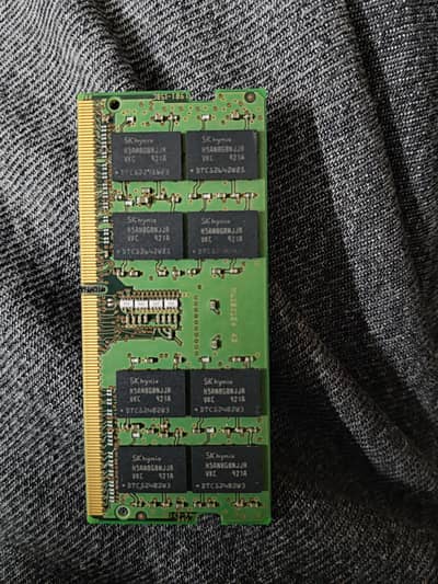 16 GB DDR4 RAM and 256 GB NVMe ROM (laptop)