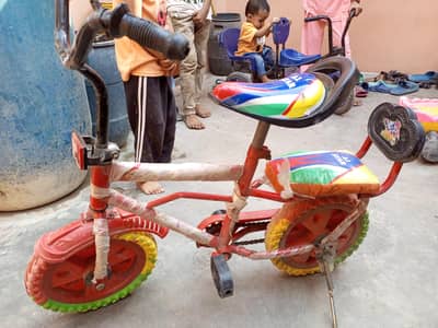 kids cycle's foor seel