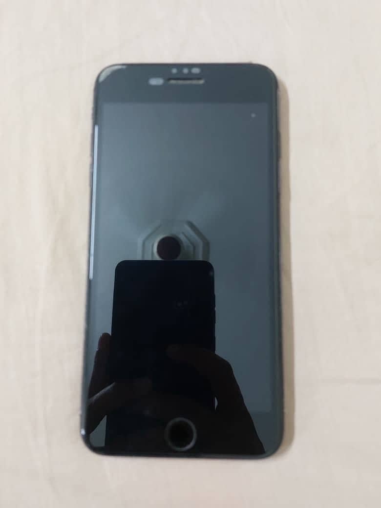Apple iPhone 7 Plus 0