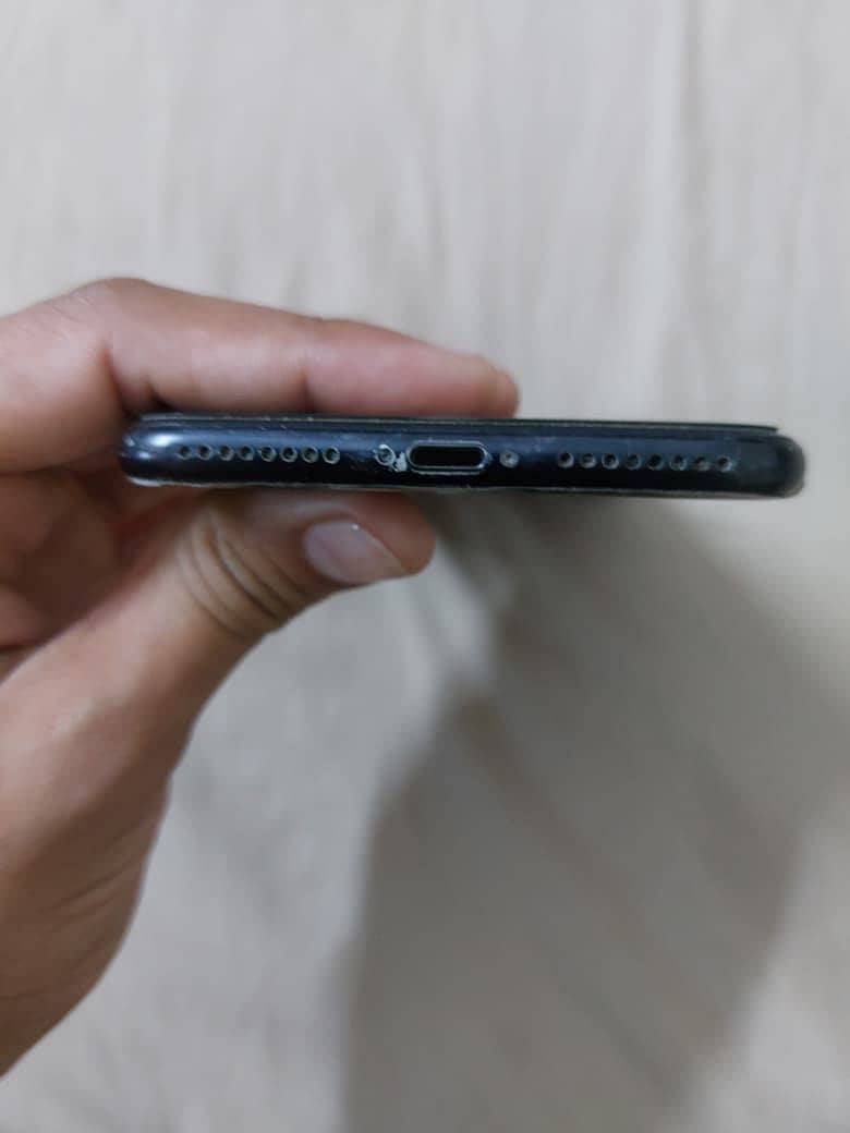 Apple iPhone 7 Plus 2