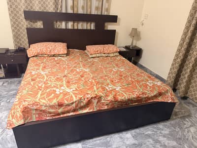 Queen size bed