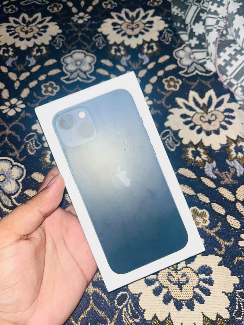 Apple iPhone 13 8
