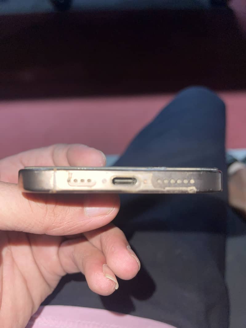 Apple iPhone 16 Pro Max 7