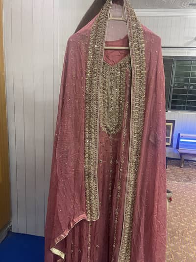 Bridal Maxi Antique Golden Zari, Dabka, Nakshi aur Stone Work