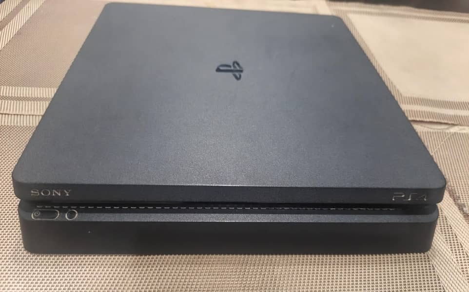 PS4 SLIM 6
