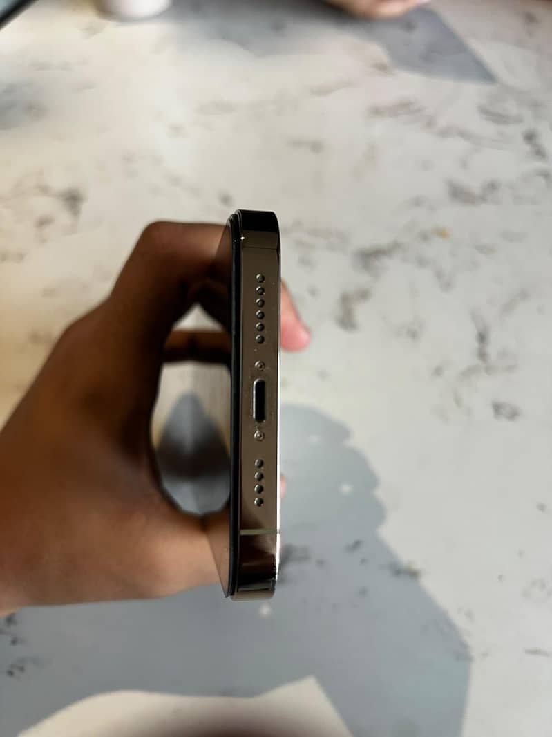 Apple iPhone 14 Pro Max 4
